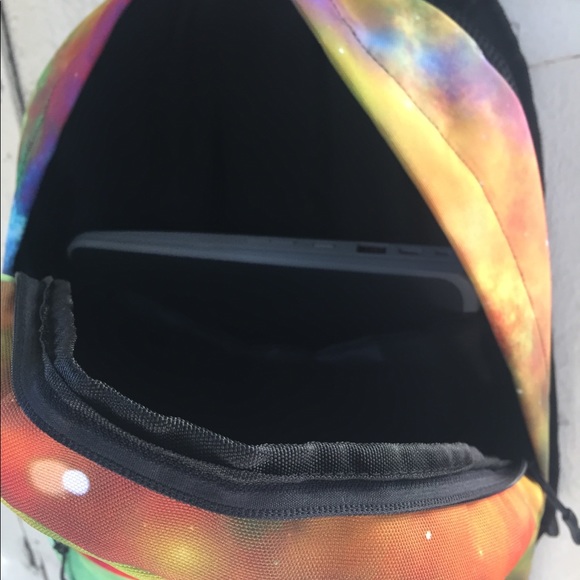 Linive Backpack - Picture 4 of 7